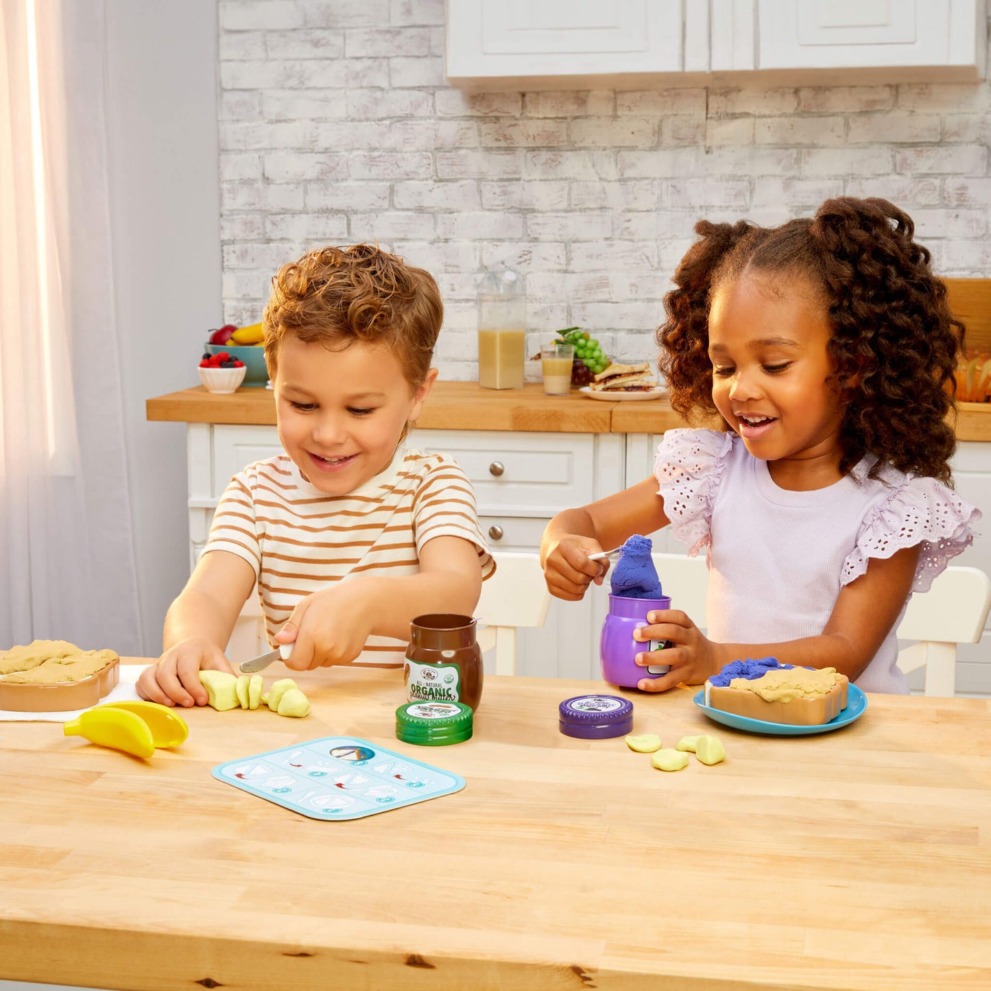 Creative Chefs™ Peanut Butter & Jelly Kit – Sandwich-Making Playset
