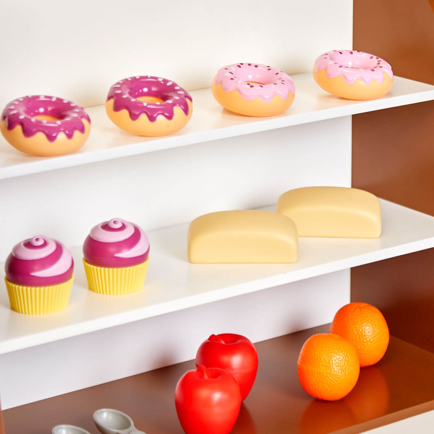Café & Bakery – Playset with Dual-Sided Roleplay, Realistic Lights & Sounds, and 20+ Accessories