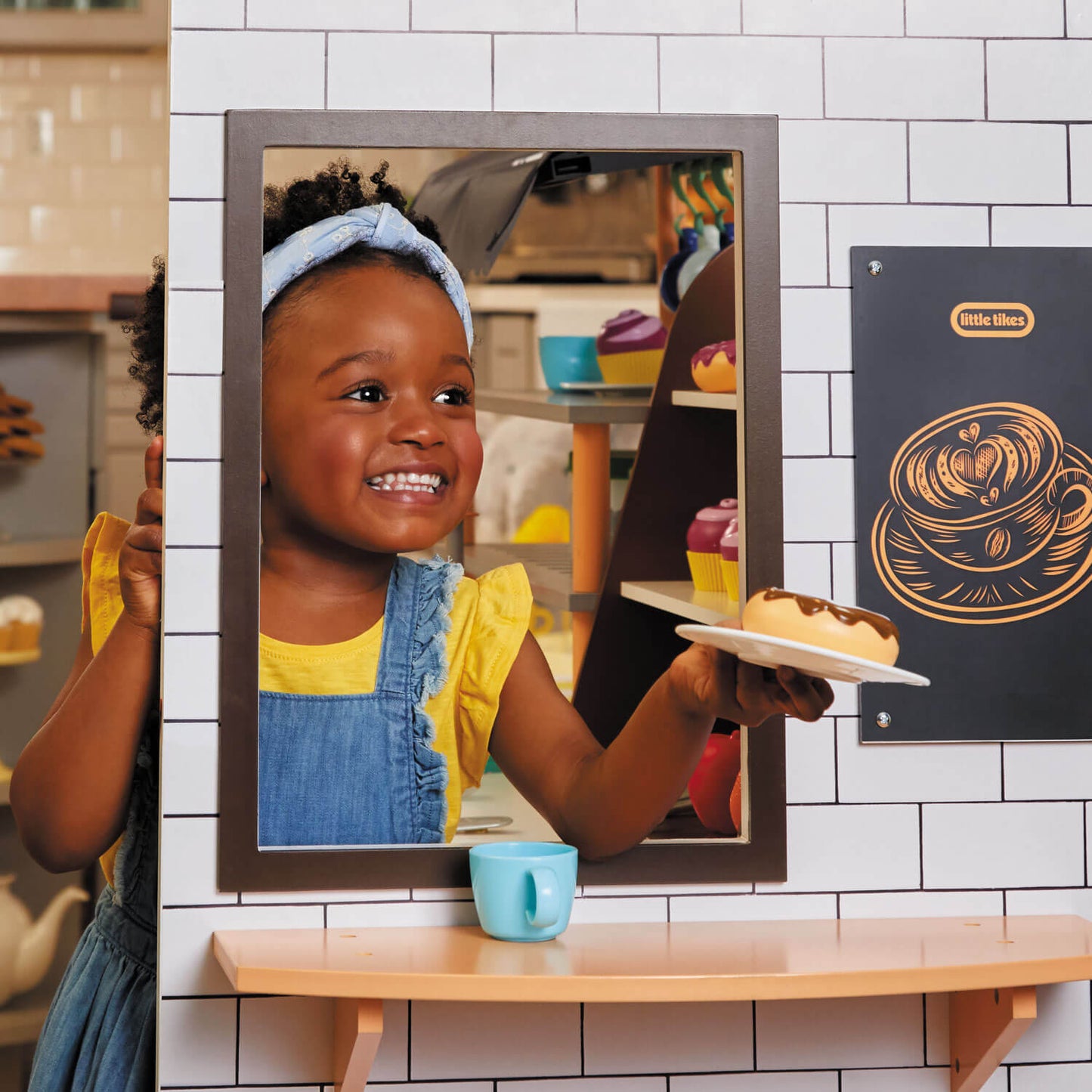 Café & Bakery – Playset with Dual-Sided Roleplay, Realistic Lights & Sounds, and 20+ Accessories